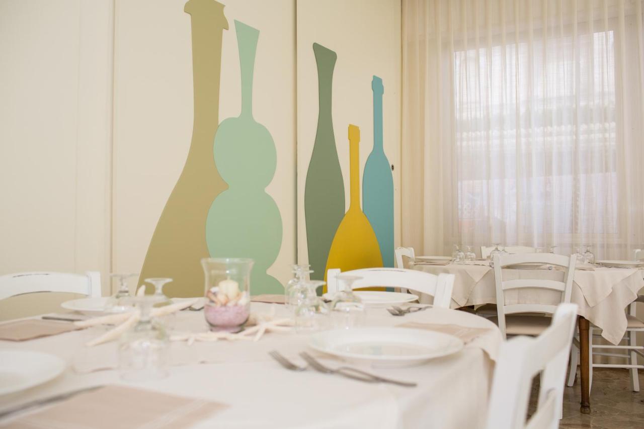 Hotel Trieste Cesenatico Kültér fotó